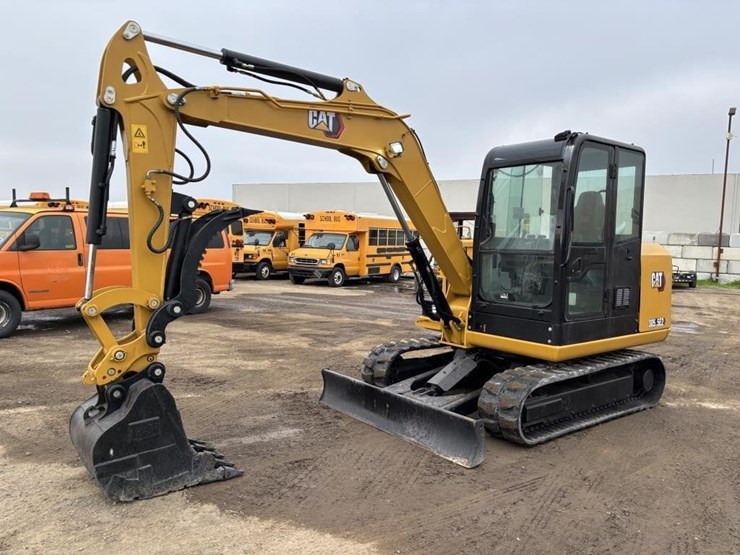 caterpillar-305.5e2-image-1