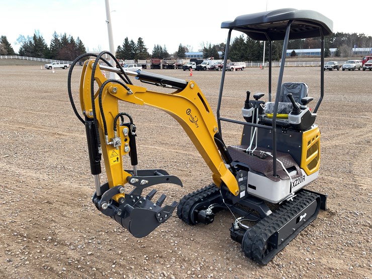 #9205-•-2025-unused-cfg-mini-excavator-image-1