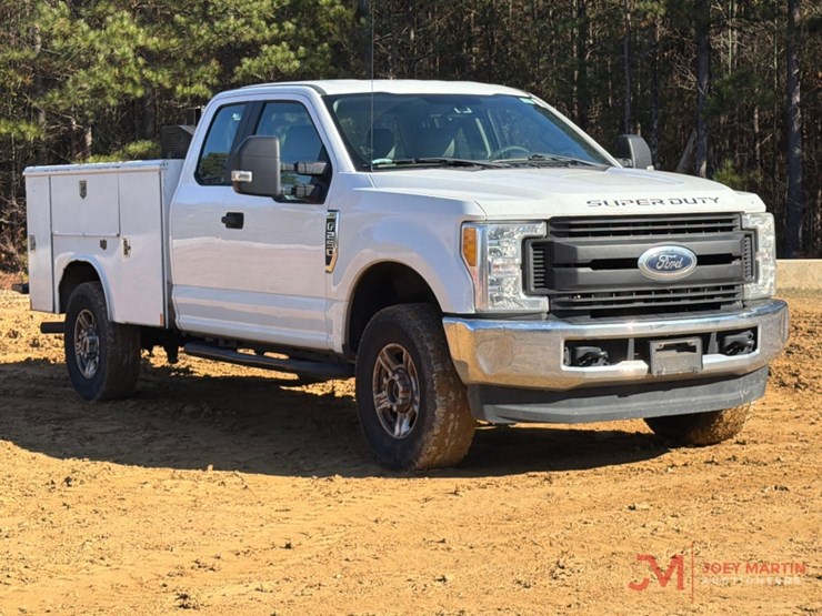 ford-f250-xl-image-1