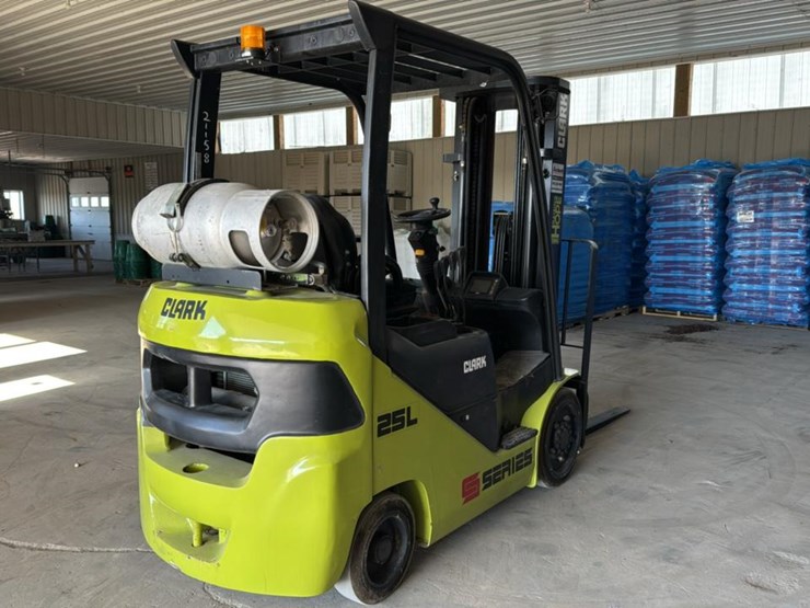 #112-•-2021-clark-s25cl-forklift-image-6