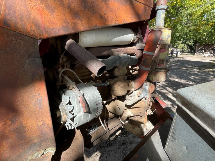 #3653-•-new-holland-swather-image-17