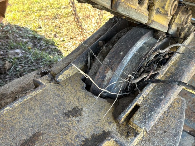 caterpillar-d4h-image-12