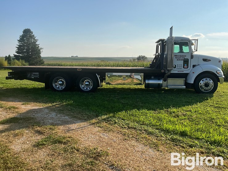 peterbilt-348-image-4