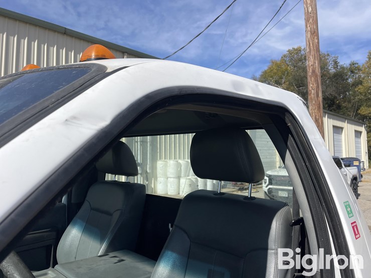 ford-f550-xl-image-10