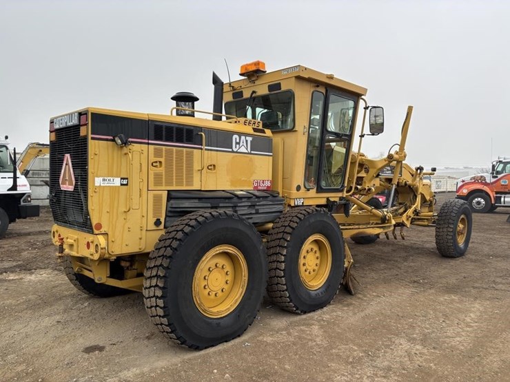 2005-caterpillar-143h-image-3