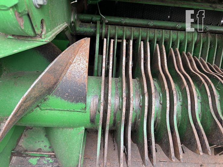 2018-john-deere-560m-image-14