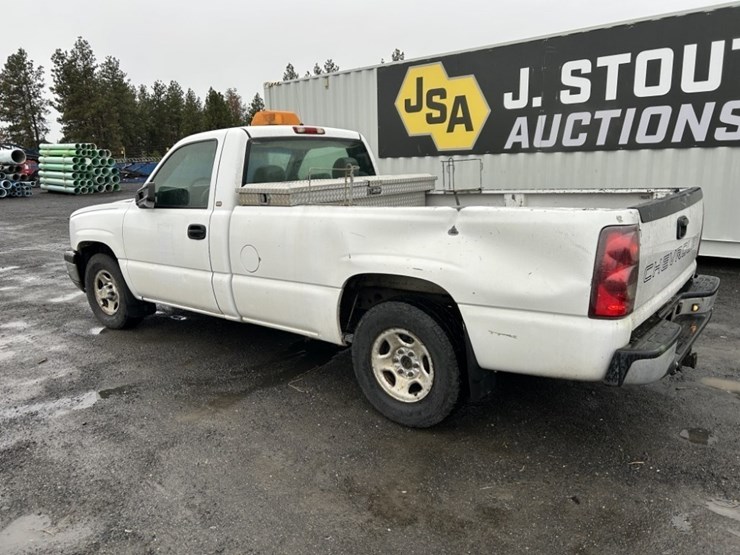 2003-chevrolet-silverado-pickup-image-3