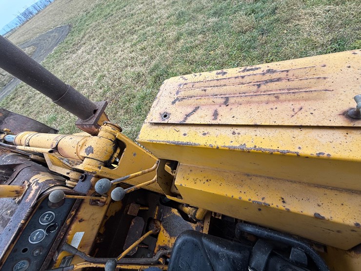 #124-•-allis-chambers-6g-crawler-loader-image-11