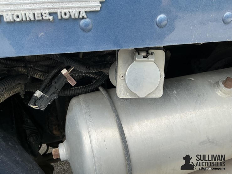 2013-peterbilt-386-image-15