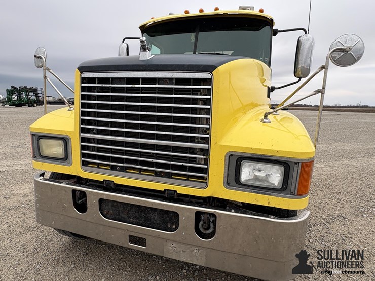2013-mack-chu613-pinnacle-t/a-day-cab-truck-tractor-image-14
