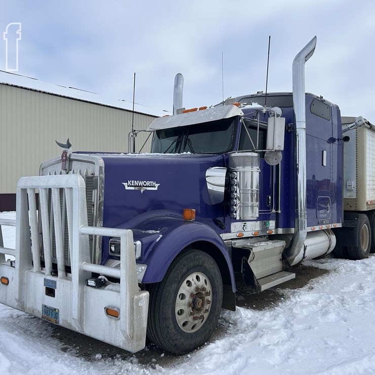 KENWORTH W900