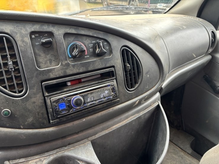2003-ford-e350-sd-image-37