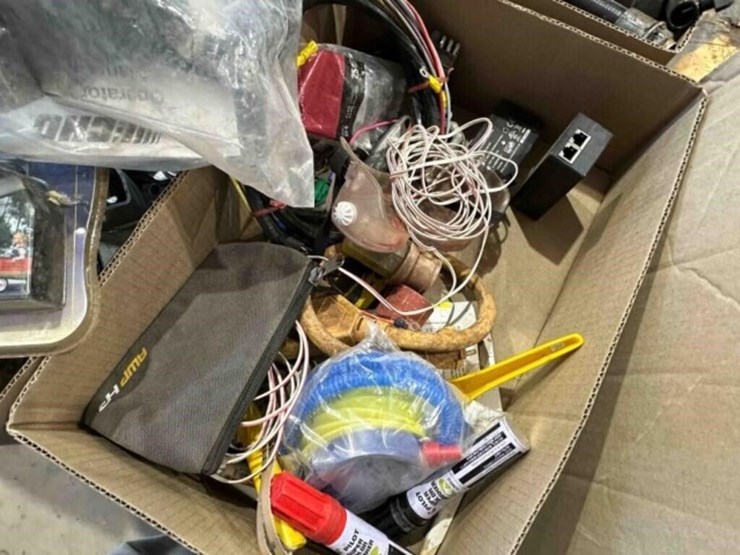 assorted-hardware--nuts,-bolts,-rope,-etc.-image-7