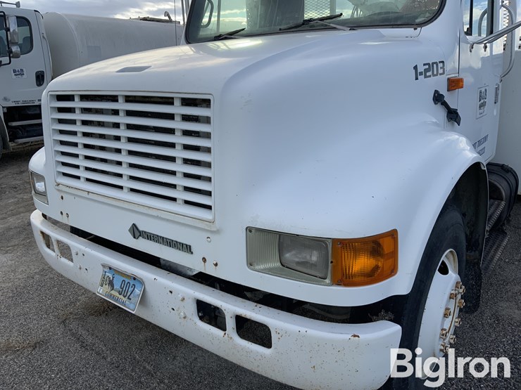 international-4900-image-13