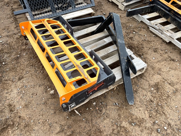 #2056-•-unused-2025-landhonor-pallet-fork-attachment-image-2