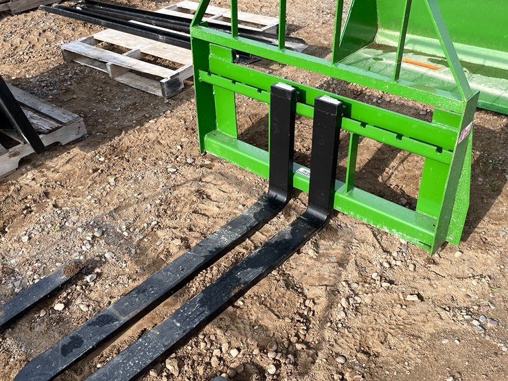 #2014-•-unused-kivel-pallet-fork-attachment-image-1