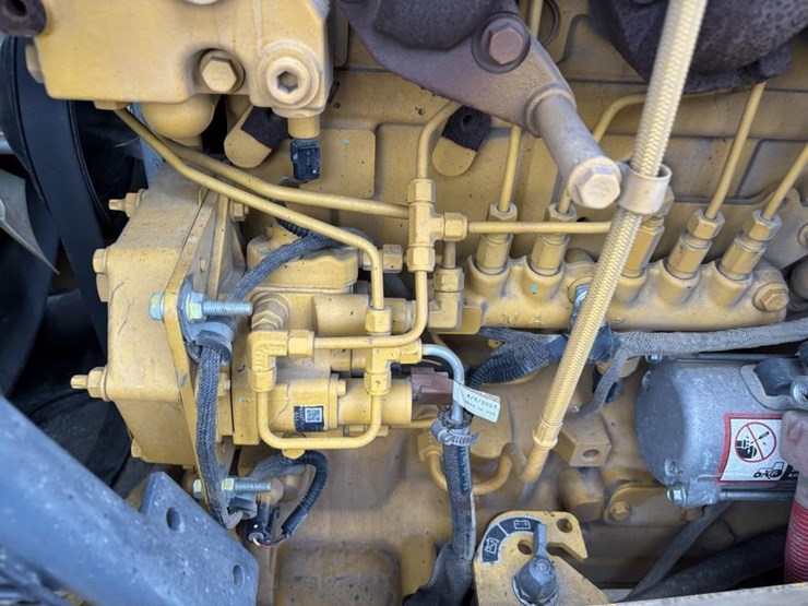 2017-deere-210l-image-54