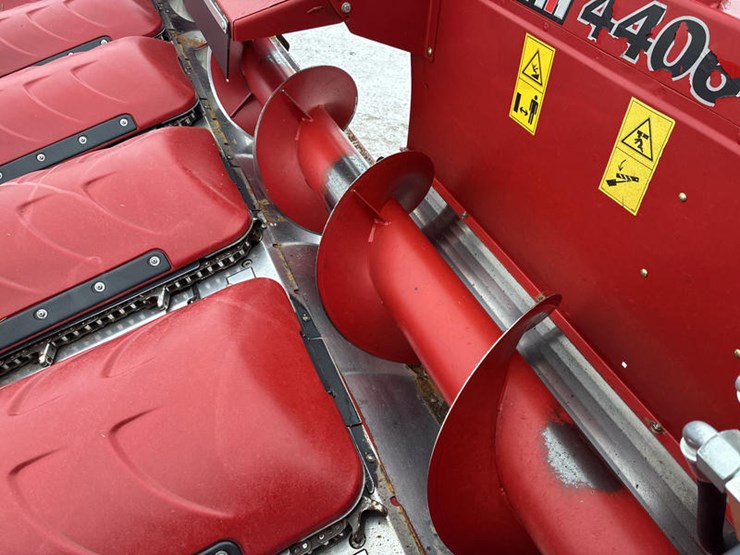 case-ih-4406-image-17