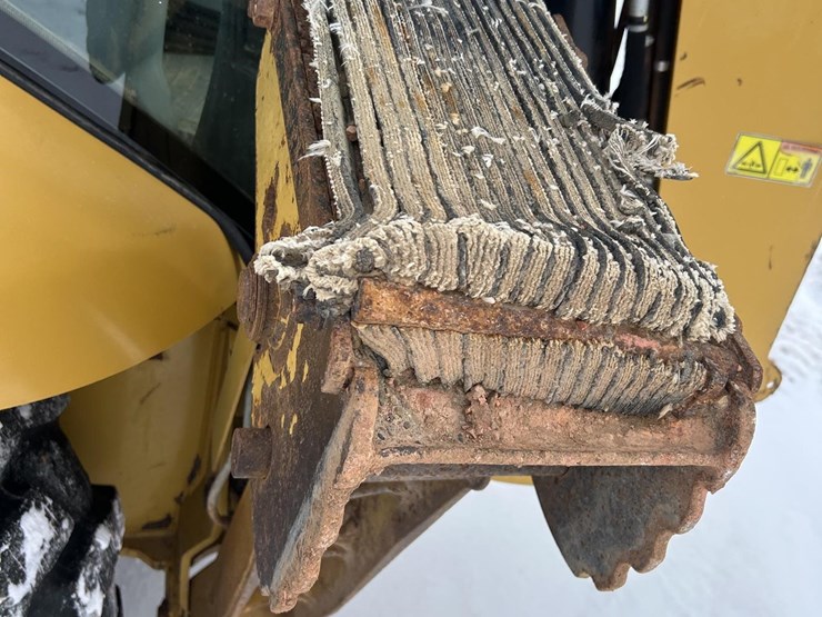 caterpillar-420e-image-25