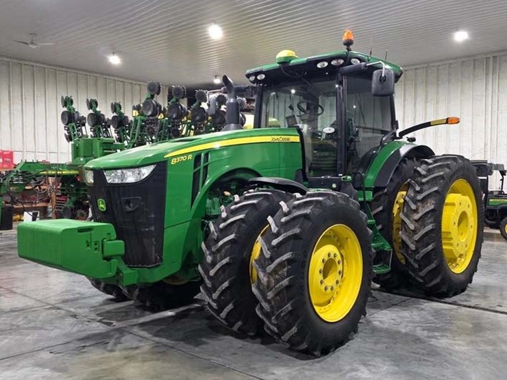 2015-john-deere-8370r-image-1