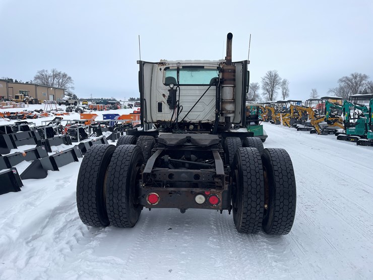 international-prostar-image-17