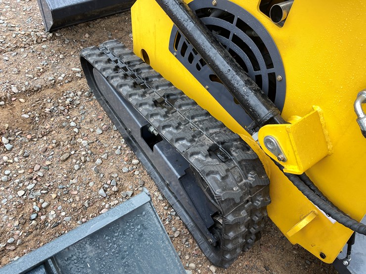 #9237-•-unused-2025-landhero-mini-skid-steer-loader-image-13
