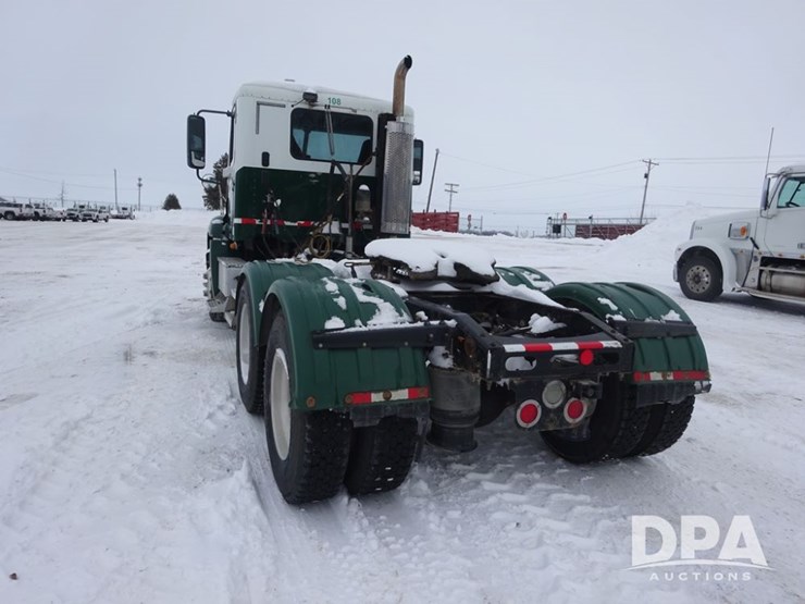 2007-freightliner-columbia-112-image-27
