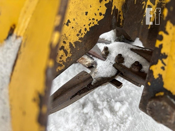 new-holland-1475-image-11