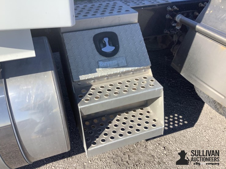 2021-volvo-vnr-t/a-truck-tractor-image-18