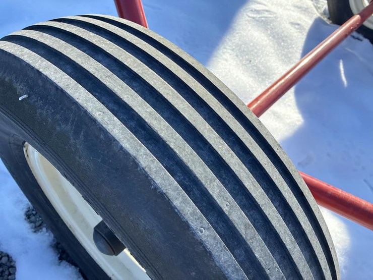 hutchinson-8x33-image-11