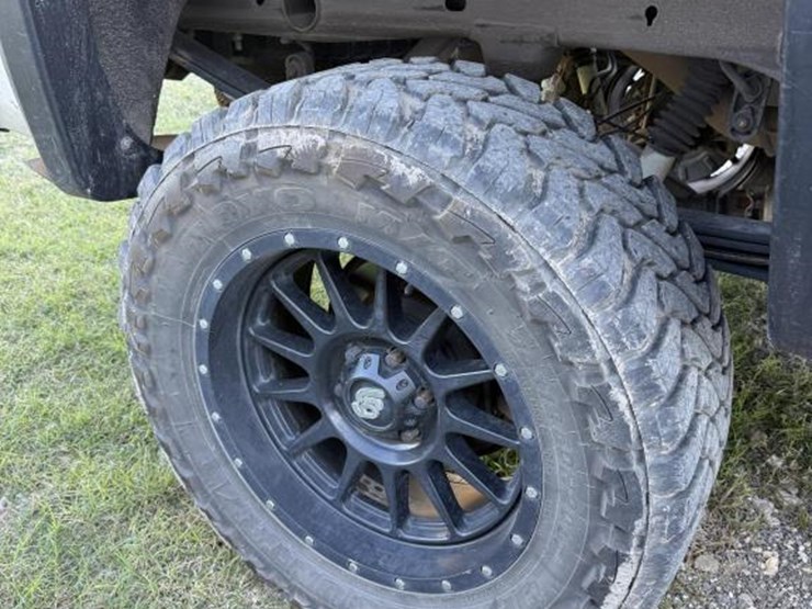 2018-chevrolet-1500-image-18