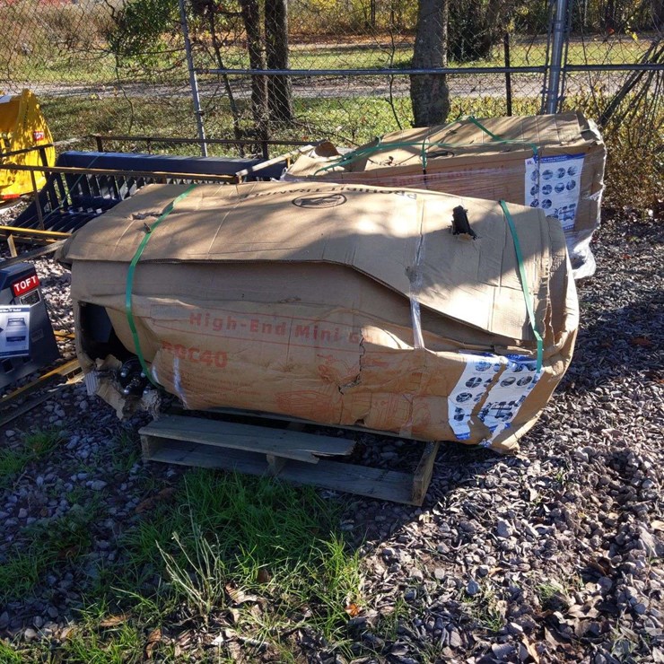 UNUSED IRGC40 2 SEATER MINI GOLF CART