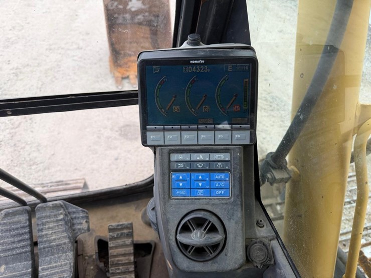 komatsu-pc70-image-25