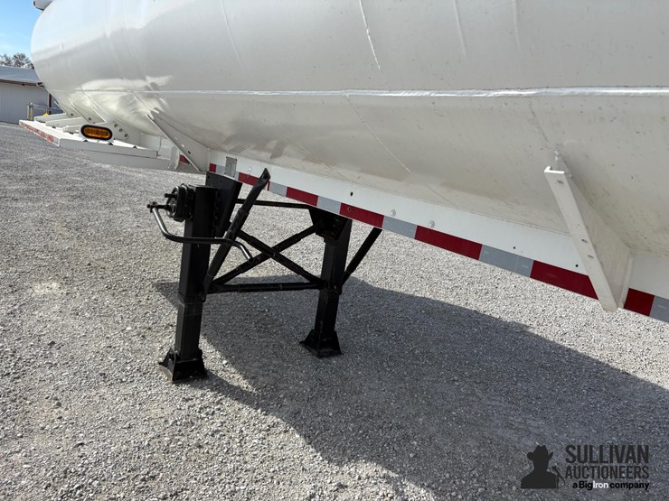 heil-trailer-image-14