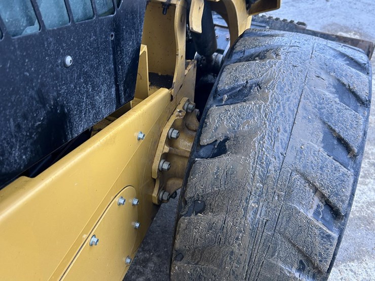 caterpillar-262d-image-29