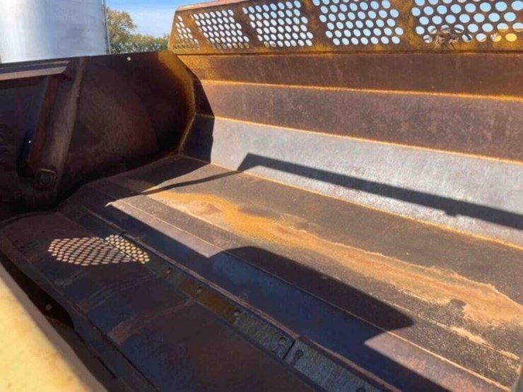 2004-&-2005-john-deere-1812-scraper-package-of-two-image-3