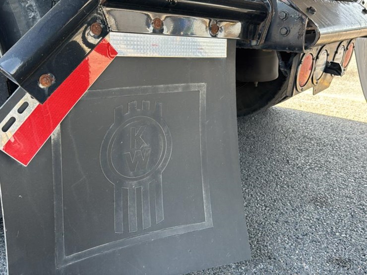 2019-kenworth-t680-image-39