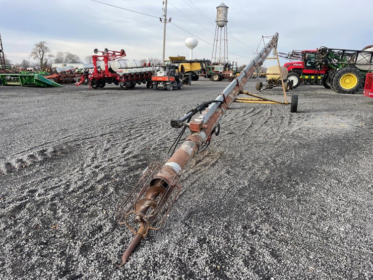 hutchinson-8x56-image-2