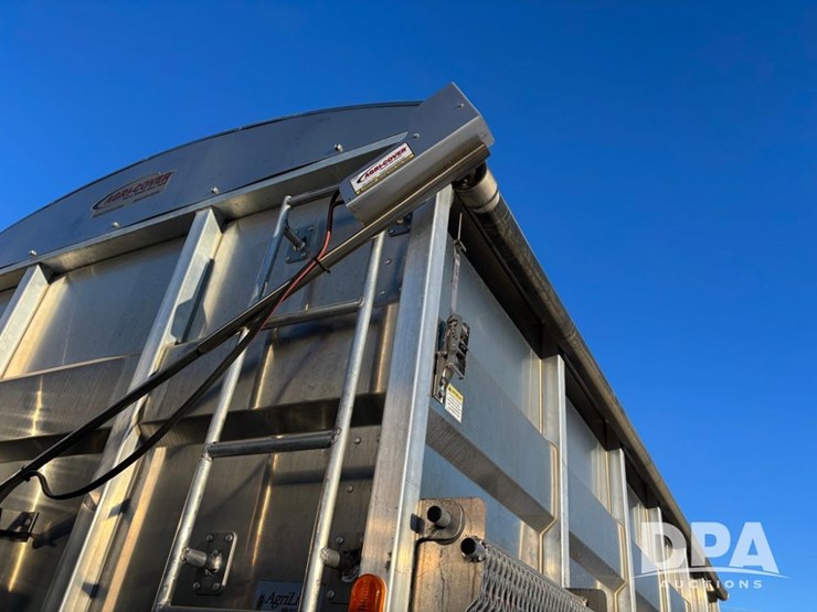 international-4900-image-33