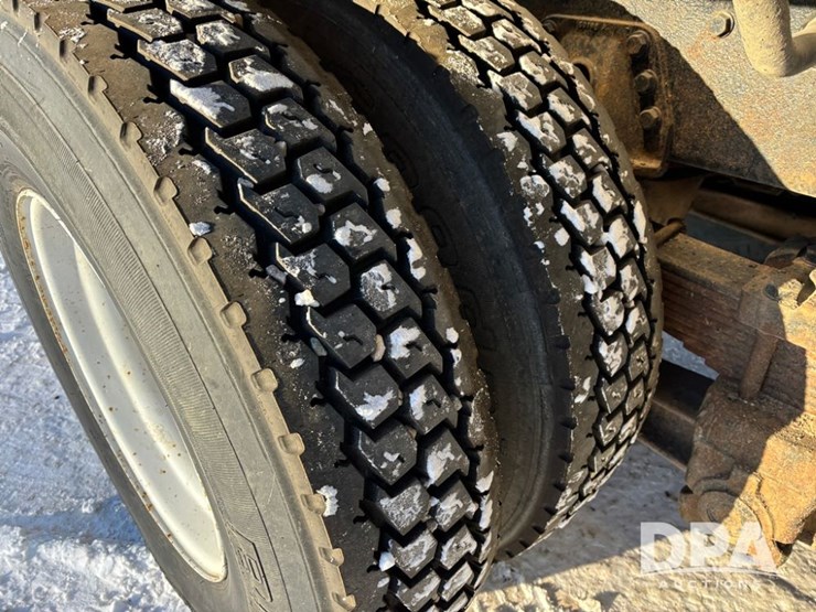 international-4900-image-50