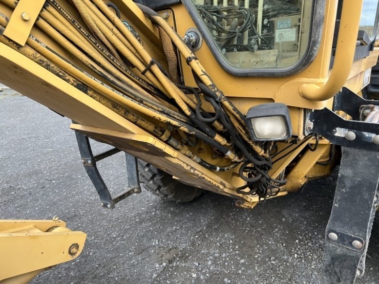 2006-caterpillar-160h-image-19