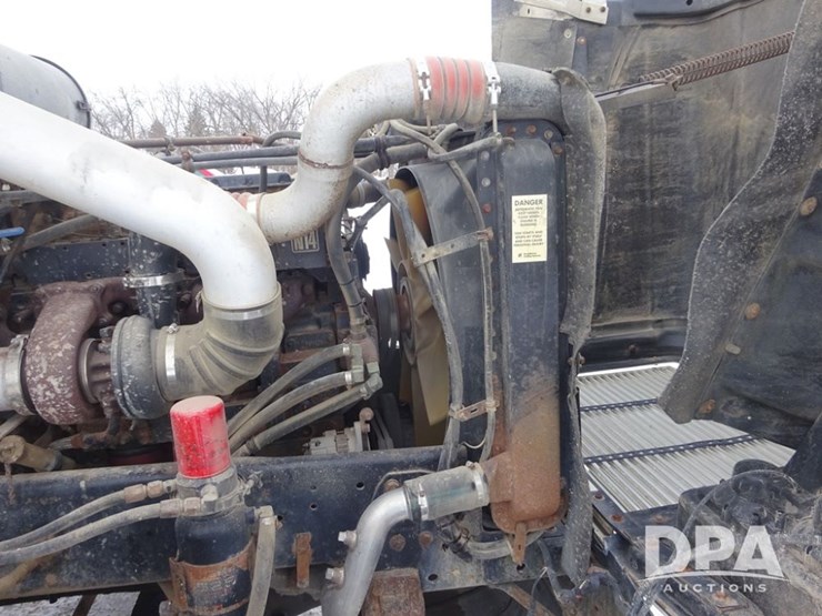 1994-freightliner-fld120-image-66