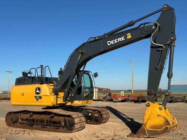 2023-deere-210g-image-1