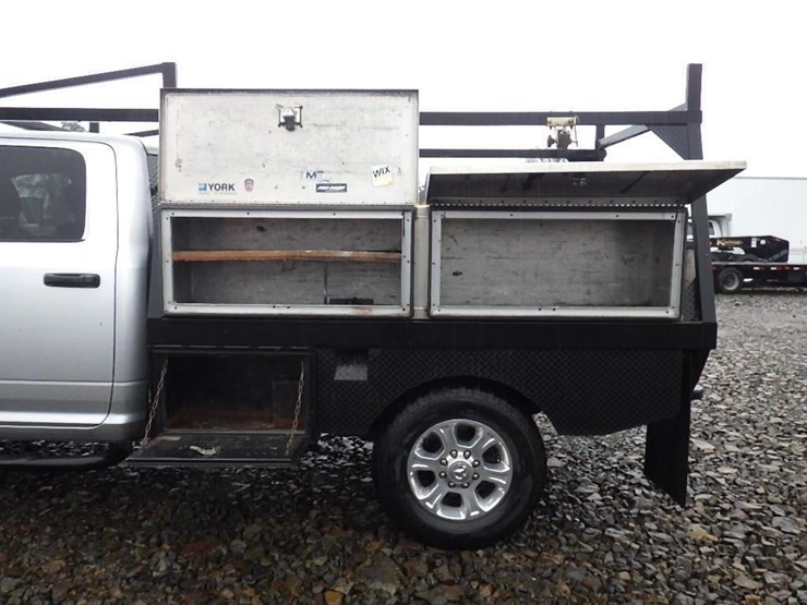 2014-dodge-3500-image-9