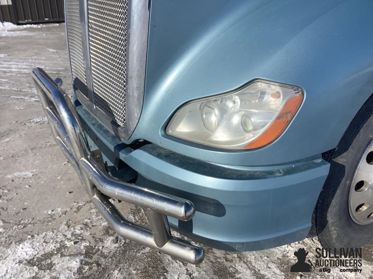 2016-kenworth-t680-image-15