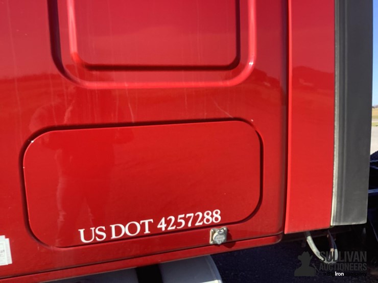 2018-freightliner-cascadia-125-image-11