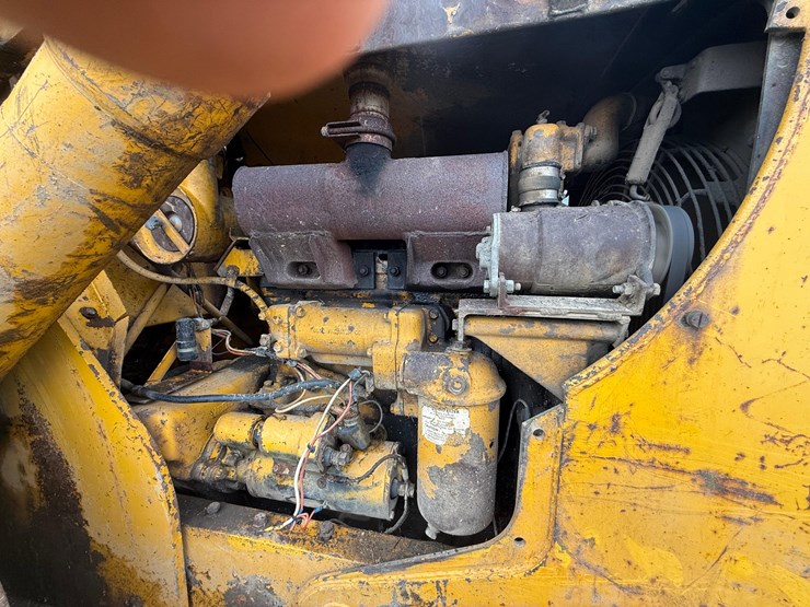 #124-•-allis-chambers-6g-crawler-loader-image-6