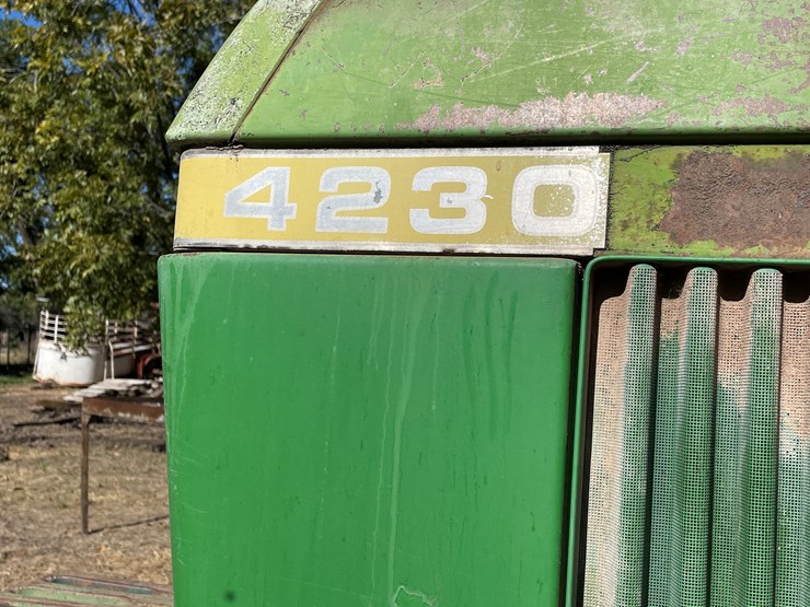 john-deere-4230-image-17