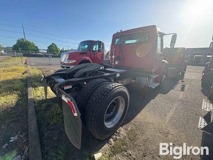 freightliner-m2-106-image-5