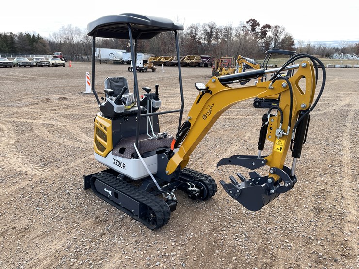 #9205-•-2025-unused-cfg-mini-excavator-image-6